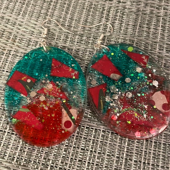 XMAS Festive Handmade Large Holiday Earrings Green and Red Oval - Picture 3 of 9